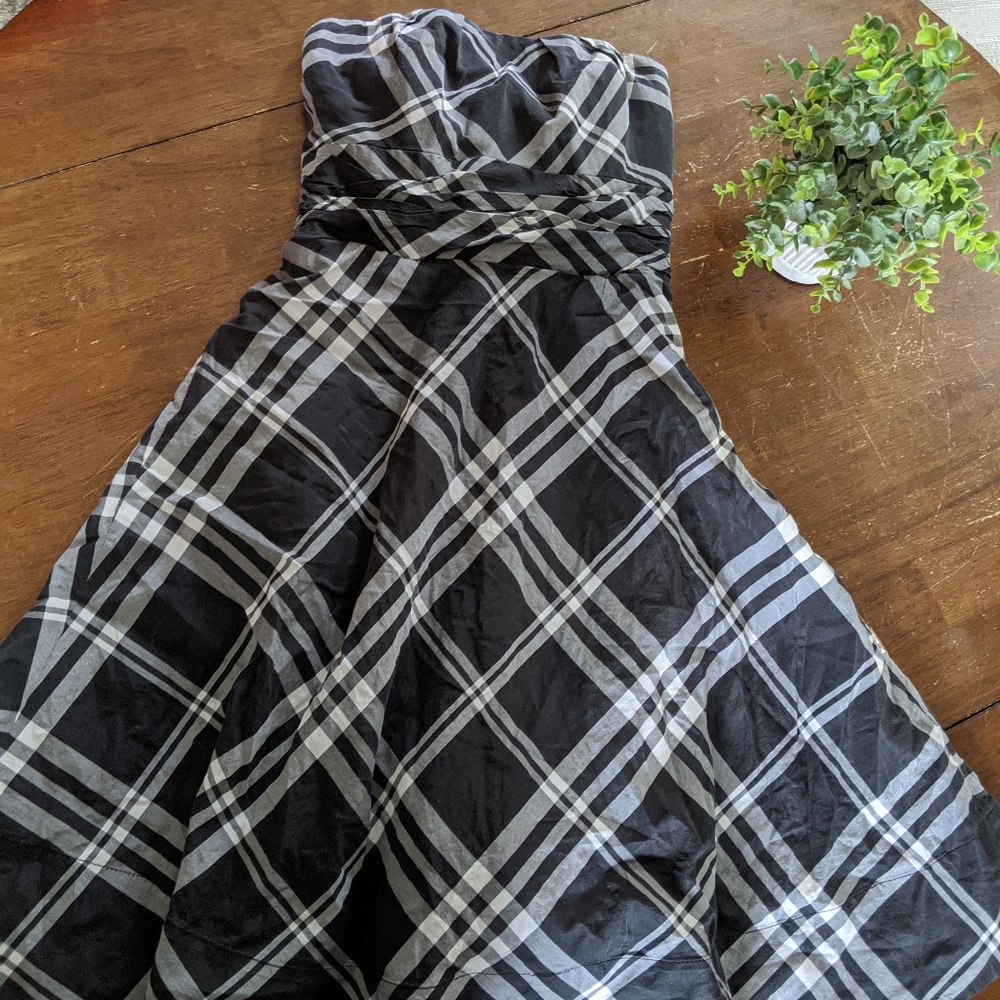 White House Black Market Strapless Cocktail Dress